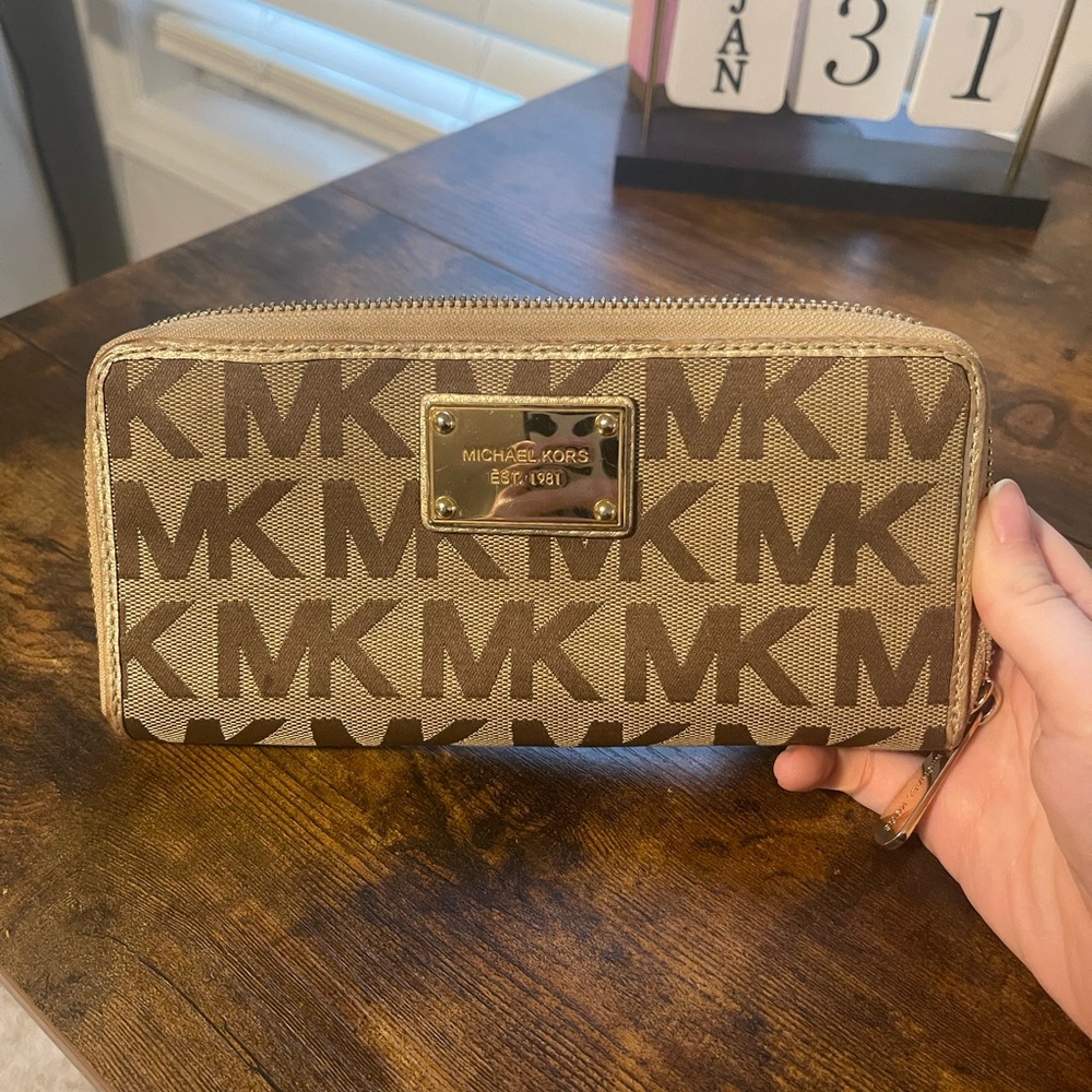 Michael Kors wallet